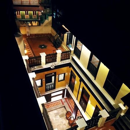 לינה וארוחת בוקר אחמדאבאד Deewanji Ni Haveli מראה חיצוני תמונה