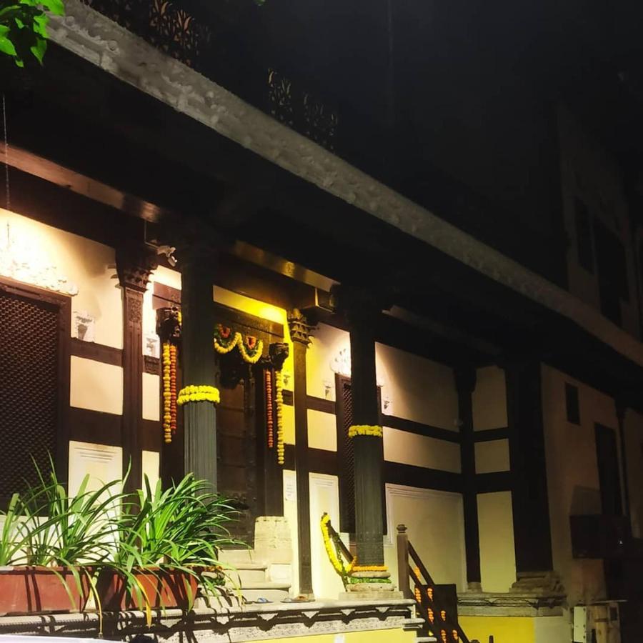 לינה וארוחת בוקר אחמדאבאד Deewanji Ni Haveli מראה חיצוני תמונה
