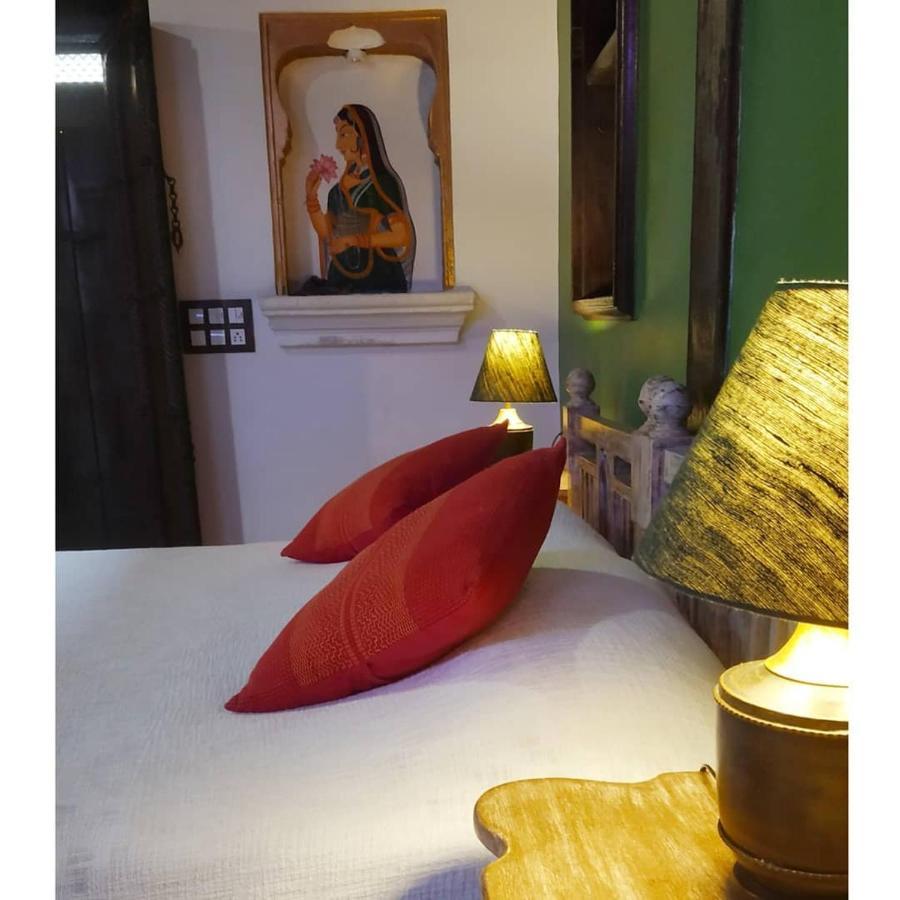 לינה וארוחת בוקר אחמדאבאד Deewanji Ni Haveli מראה חיצוני תמונה