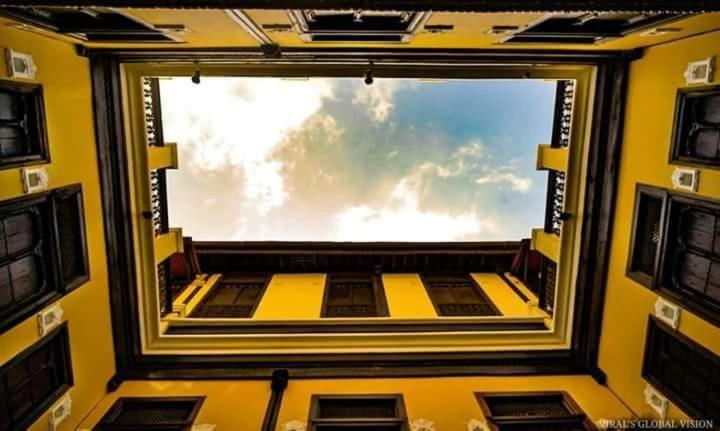 לינה וארוחת בוקר אחמדאבאד Deewanji Ni Haveli מראה חיצוני תמונה