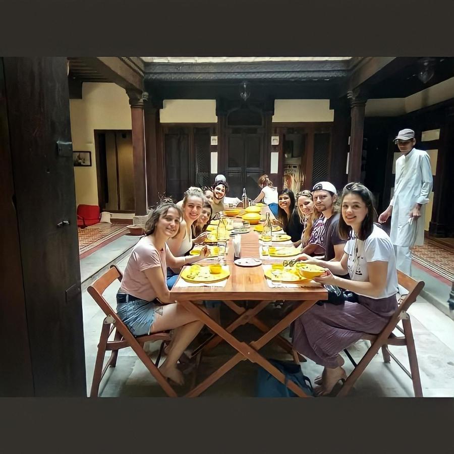 לינה וארוחת בוקר אחמדאבאד Deewanji Ni Haveli מראה חיצוני תמונה
