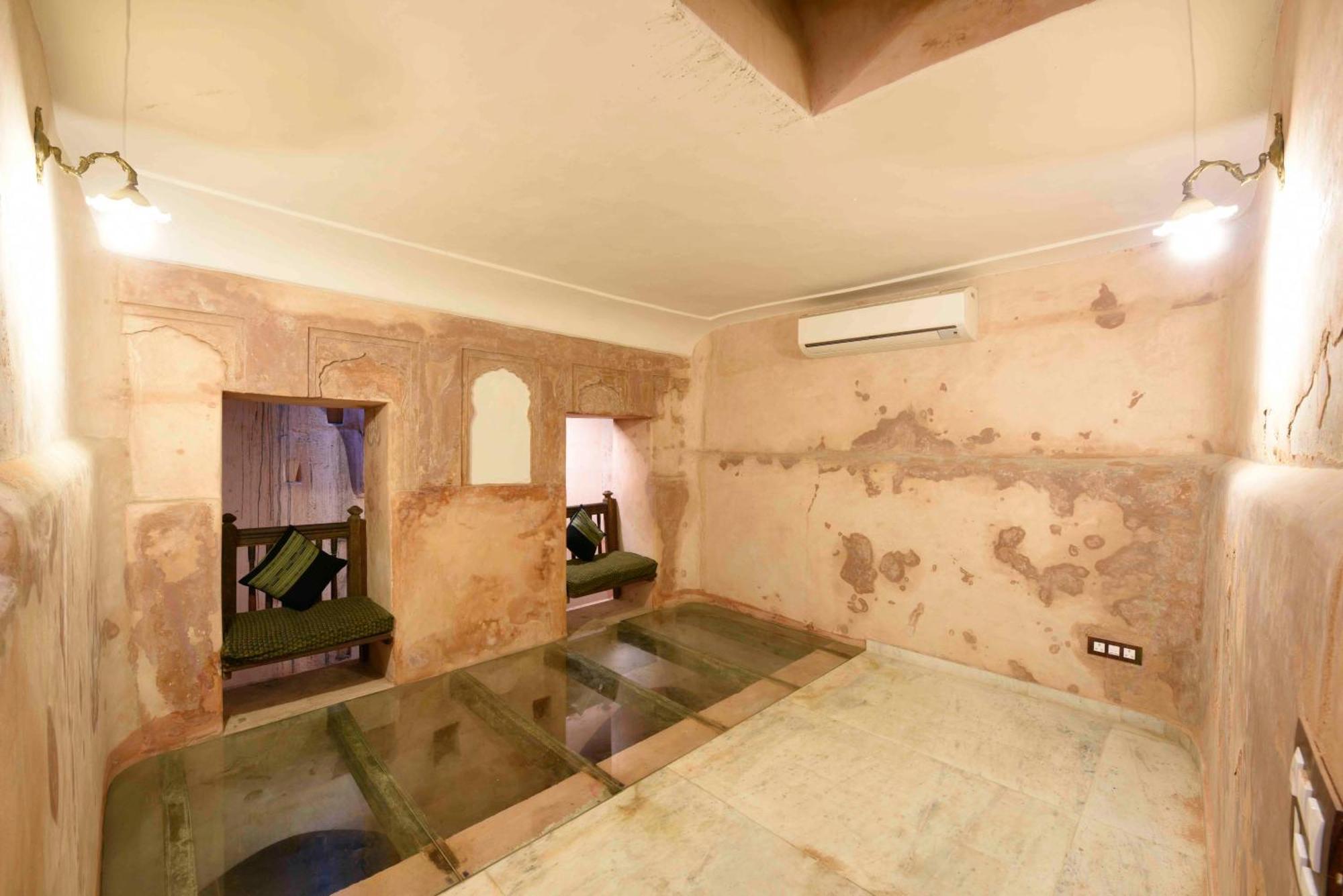 לינה וארוחת בוקר אחמדאבאד Deewanji Ni Haveli מראה חיצוני תמונה