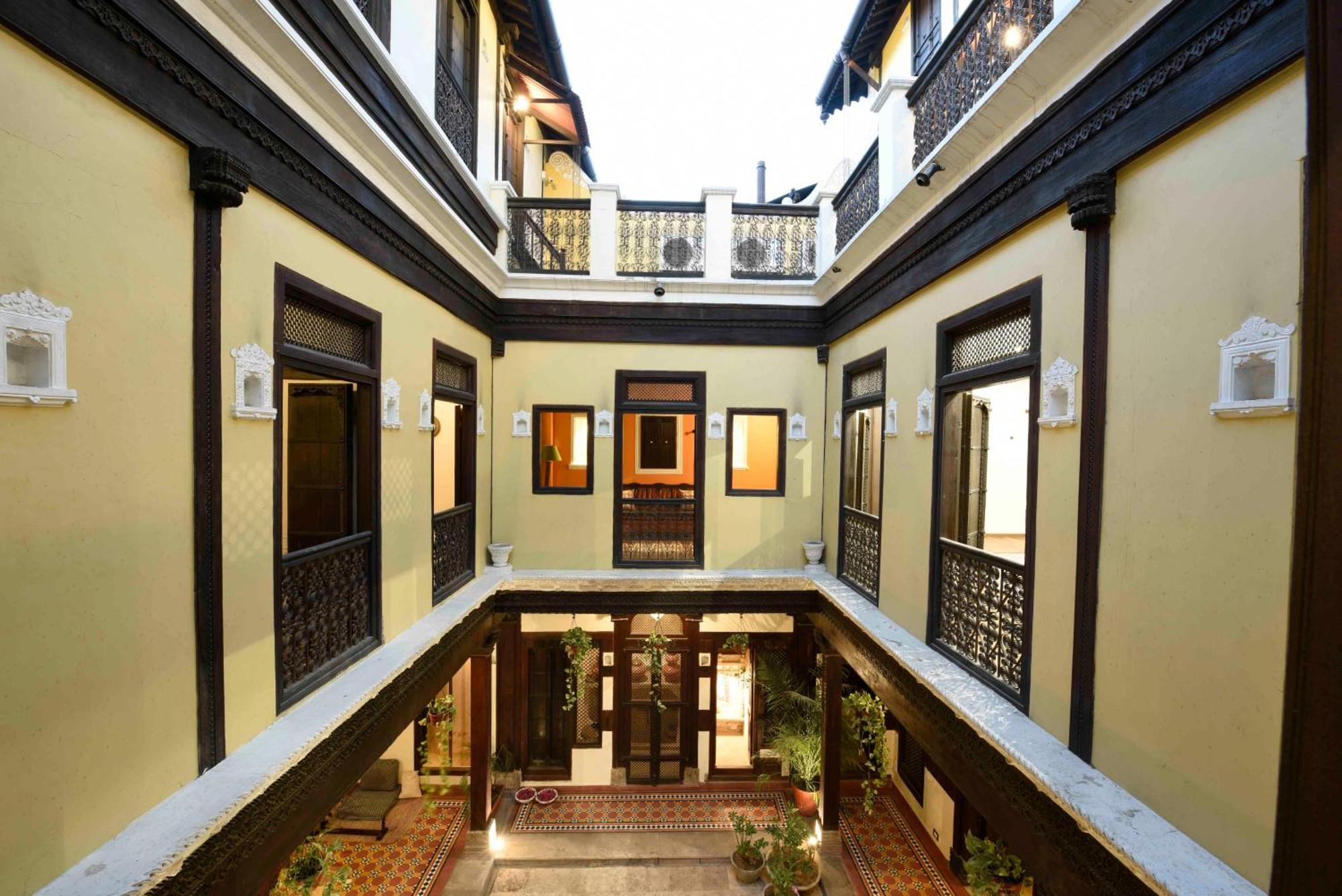 לינה וארוחת בוקר אחמדאבאד Deewanji Ni Haveli מראה חיצוני תמונה
