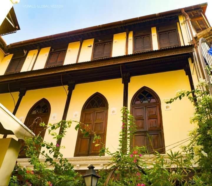 לינה וארוחת בוקר אחמדאבאד Deewanji Ni Haveli מראה חיצוני תמונה