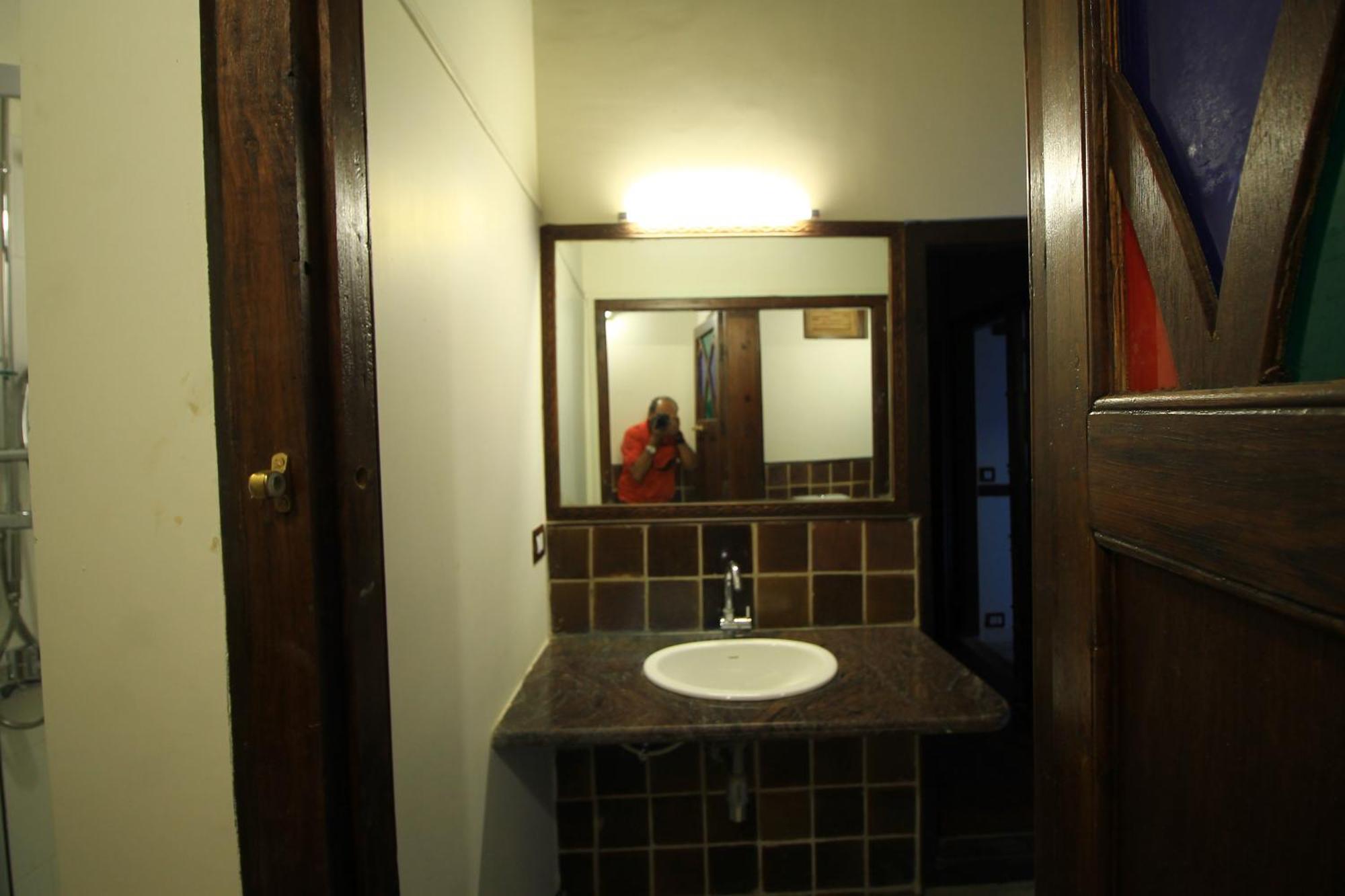 לינה וארוחת בוקר אחמדאבאד Deewanji Ni Haveli מראה חיצוני תמונה