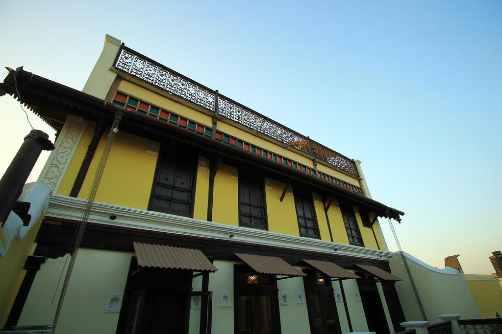 לינה וארוחת בוקר אחמדאבאד Deewanji Ni Haveli מראה חיצוני תמונה