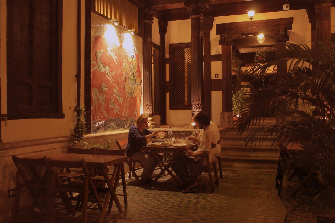 לינה וארוחת בוקר אחמדאבאד Deewanji Ni Haveli מראה חיצוני תמונה