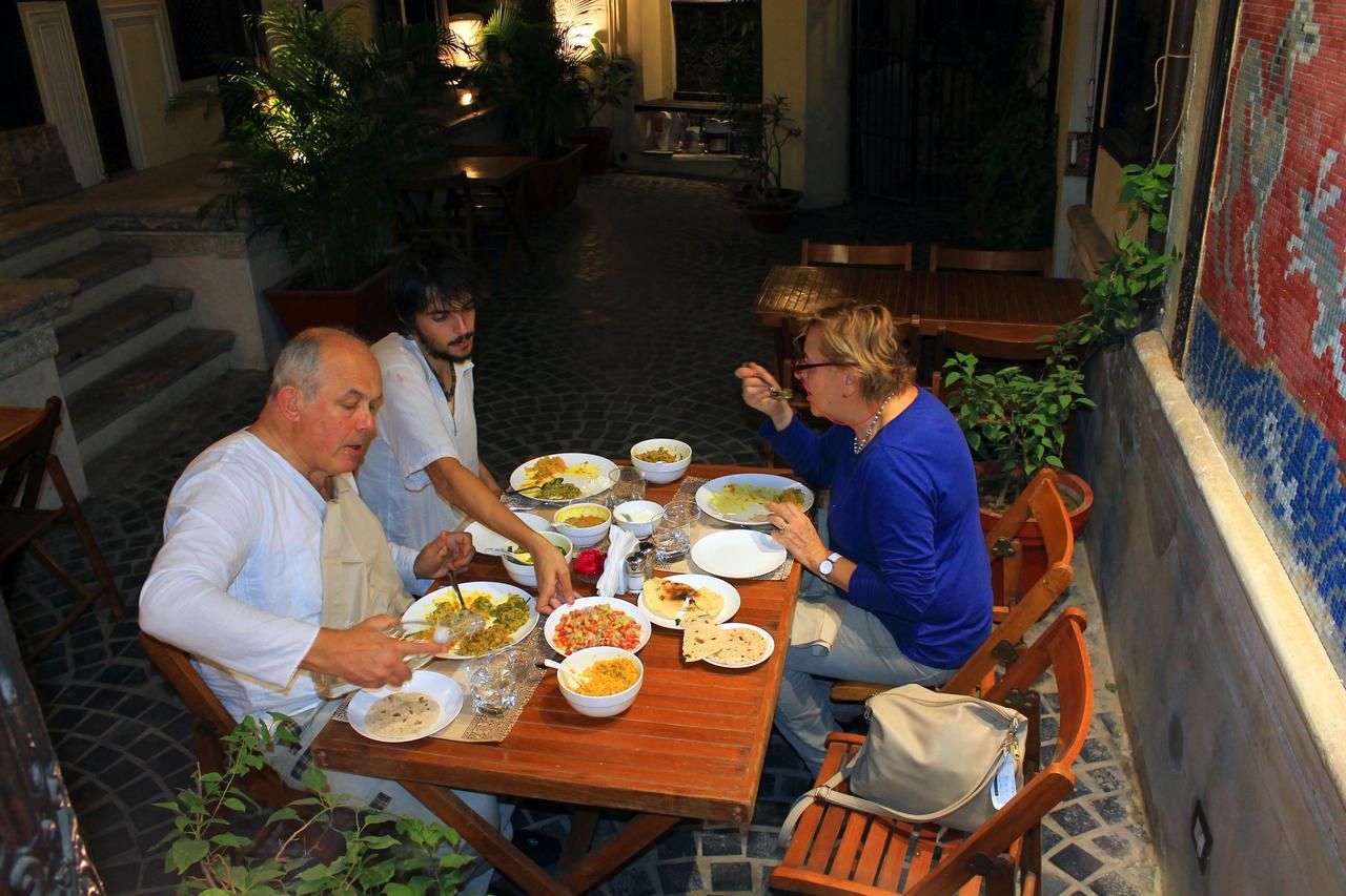 לינה וארוחת בוקר אחמדאבאד Deewanji Ni Haveli מראה חיצוני תמונה