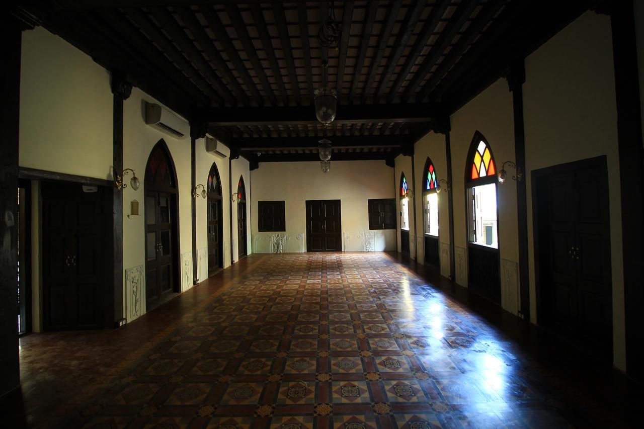 לינה וארוחת בוקר אחמדאבאד Deewanji Ni Haveli מראה חיצוני תמונה
