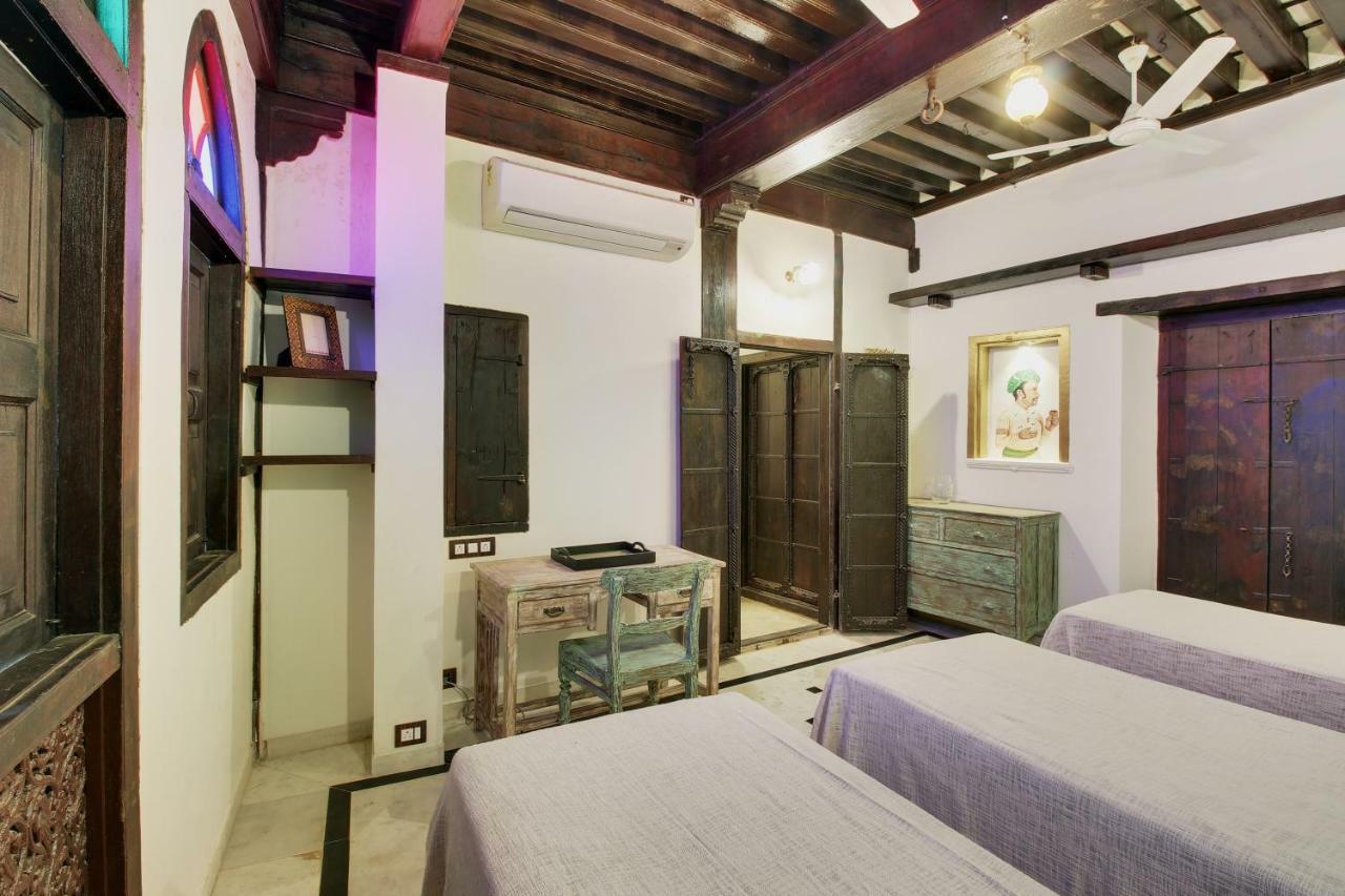לינה וארוחת בוקר אחמדאבאד Deewanji Ni Haveli מראה חיצוני תמונה