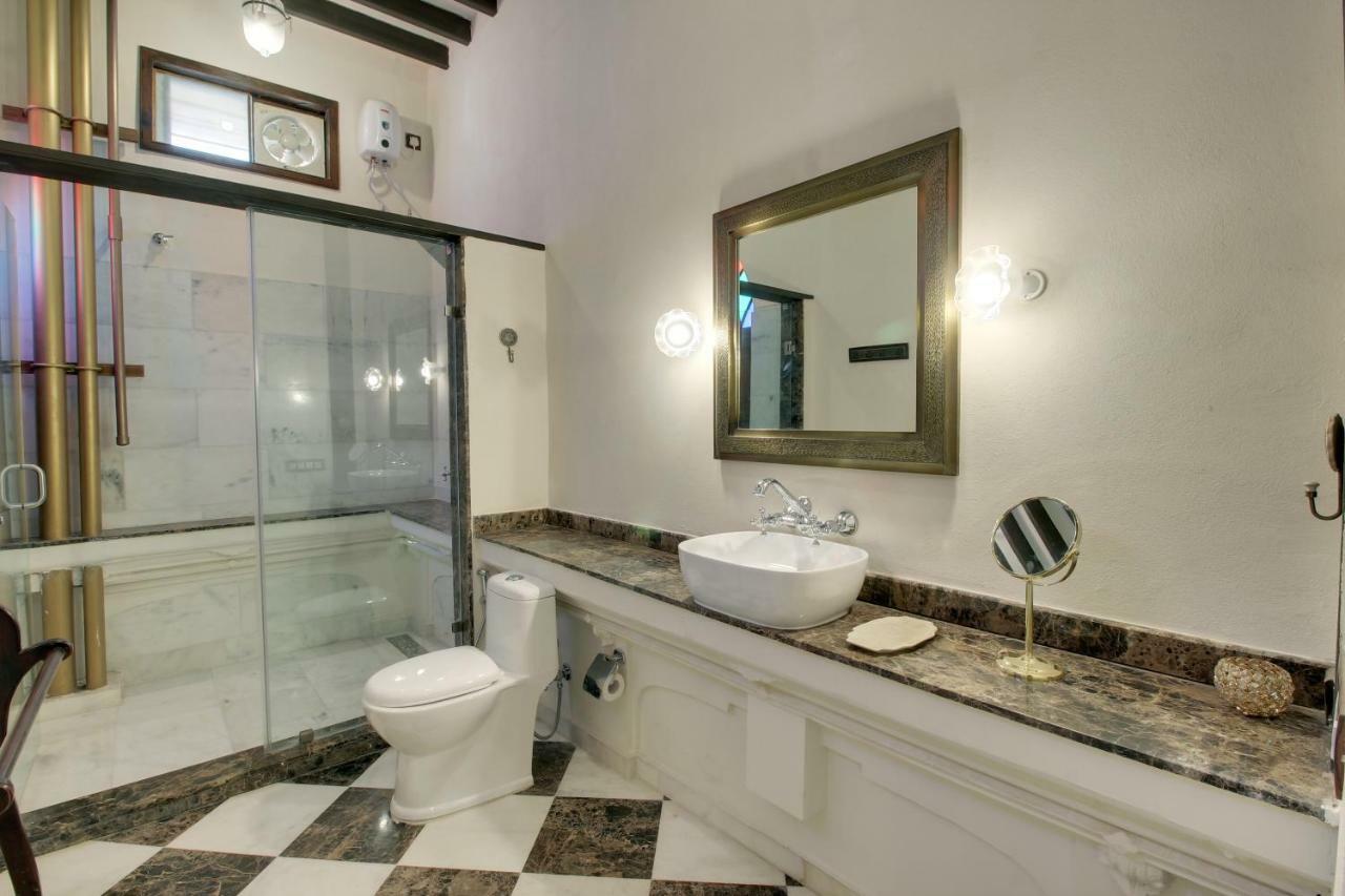 לינה וארוחת בוקר אחמדאבאד Deewanji Ni Haveli מראה חיצוני תמונה