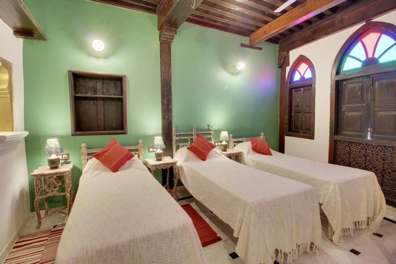 לינה וארוחת בוקר אחמדאבאד Deewanji Ni Haveli מראה חיצוני תמונה